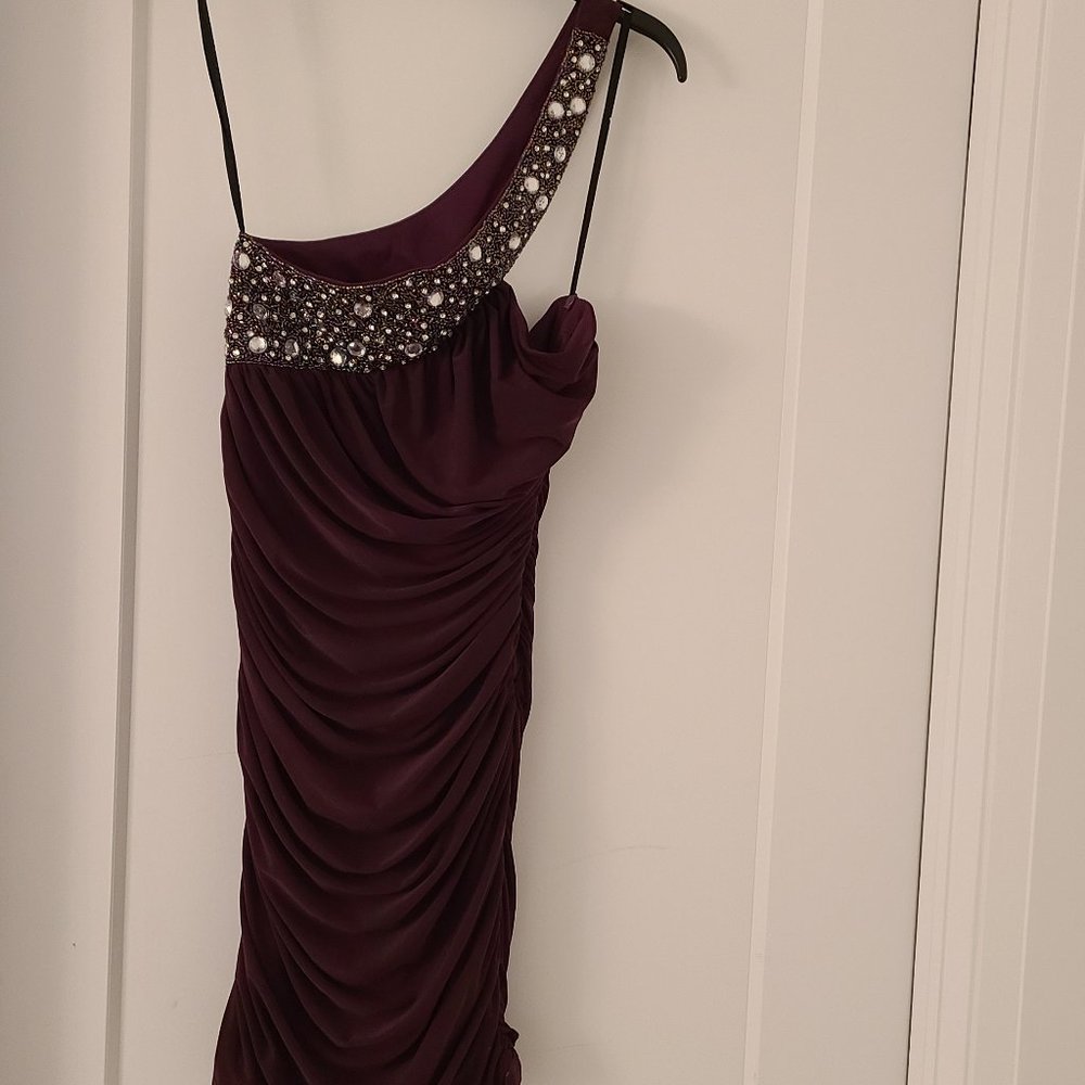 Vintage from early 2000s. Plum/ wine/ purple Ruched body con one shoulder dress